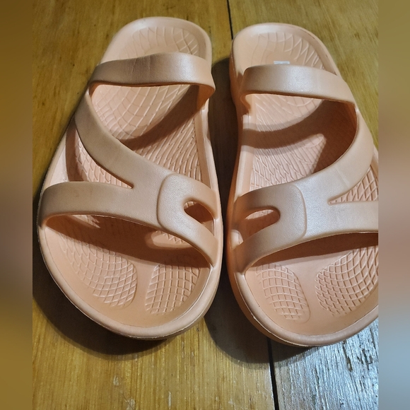 RFT womens sandals Size 7 - Picture 2 of 9